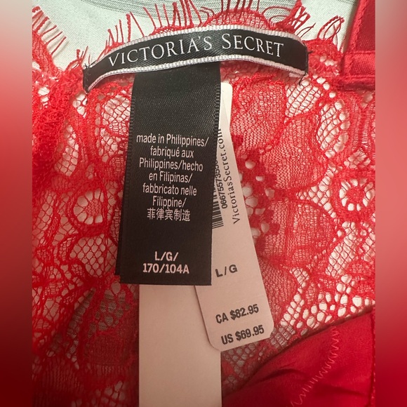 NWT- Women’s Victoria’s Secret Lace Top Satin Slip - Picture 3 of 4